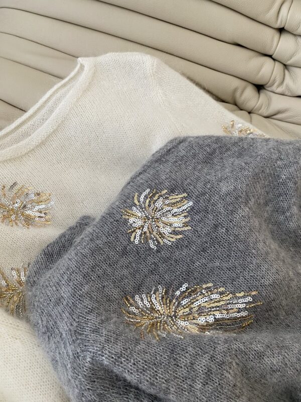 Cashmere heavy-duty cherry blossom sequin knit sweater